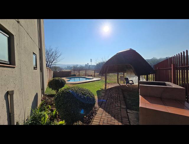 2 BEDROOM SECTIONAL TITLE FOR SALE IN GLENVISTA